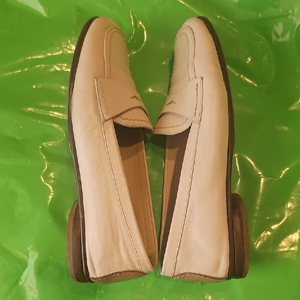 Coach Cream Moccasin-Style Flats with Classic Design - Picture 8 of 17